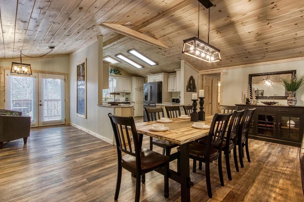 Whispering Winds, Hot Tub, Game Room, Wifi, 1089 Free Tickets Each Paid Day, Dollywood And More Gatlinburg Εξωτερικό φωτογραφία