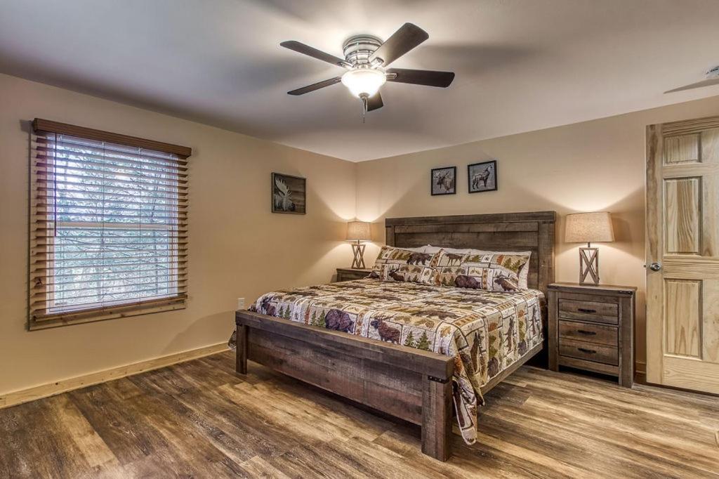 Whispering Winds, Hot Tub, Game Room, Wifi, 1089 Free Tickets Each Paid Day, Dollywood And More Gatlinburg Εξωτερικό φωτογραφία