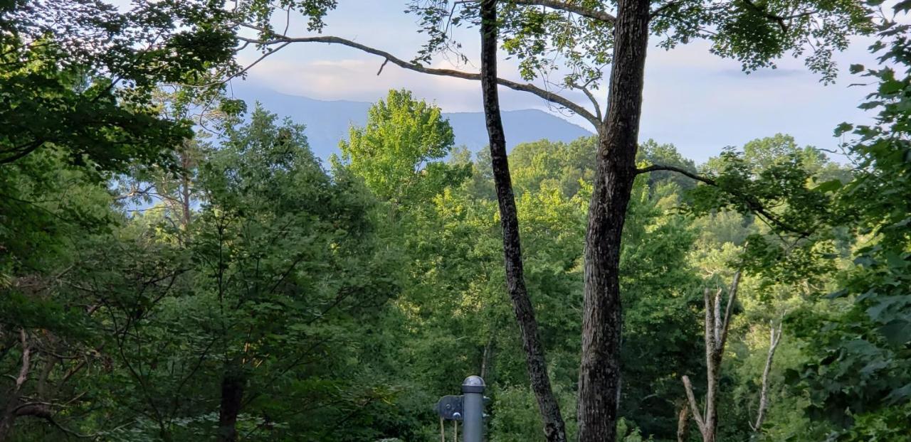 Whispering Winds, Hot Tub, Game Room, Wifi, 1089 Free Tickets Each Paid Day, Dollywood And More Gatlinburg Εξωτερικό φωτογραφία