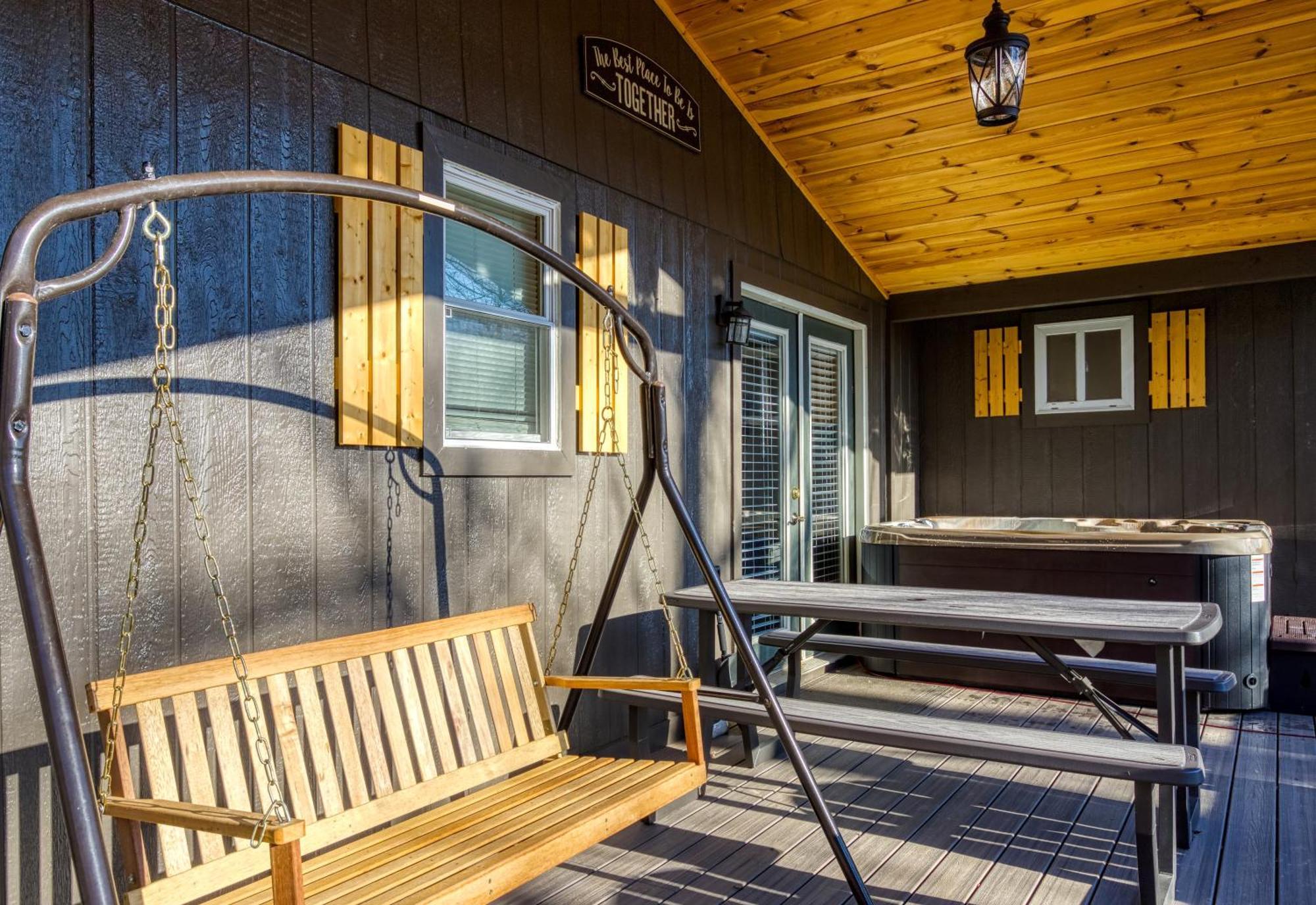 Whispering Winds, Hot Tub, Game Room, Wifi, 1089 Free Tickets Each Paid Day, Dollywood And More Gatlinburg Εξωτερικό φωτογραφία