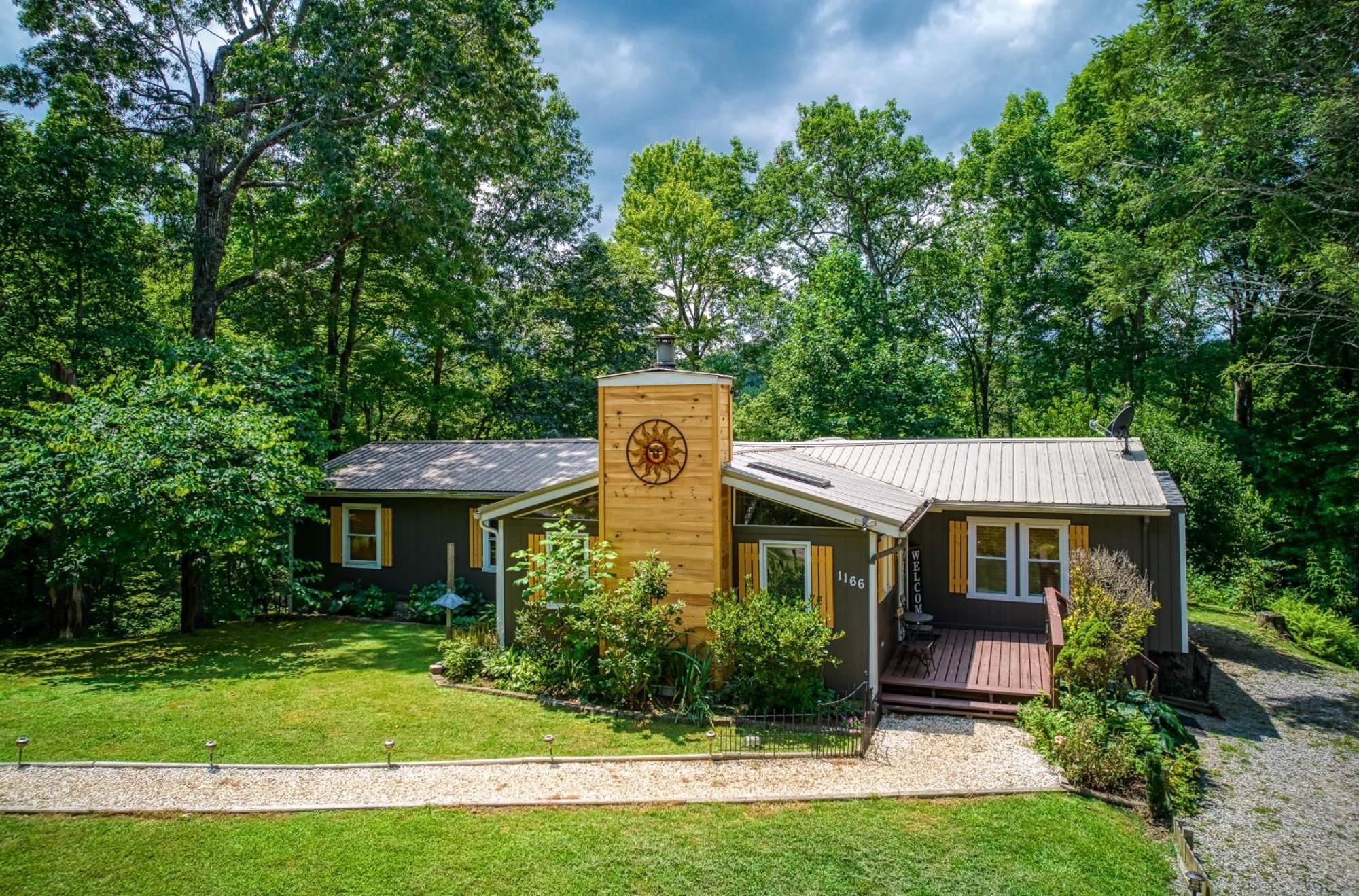 Whispering Winds, Hot Tub, Game Room, Wifi, 1089 Free Tickets Each Paid Day, Dollywood And More Gatlinburg Εξωτερικό φωτογραφία