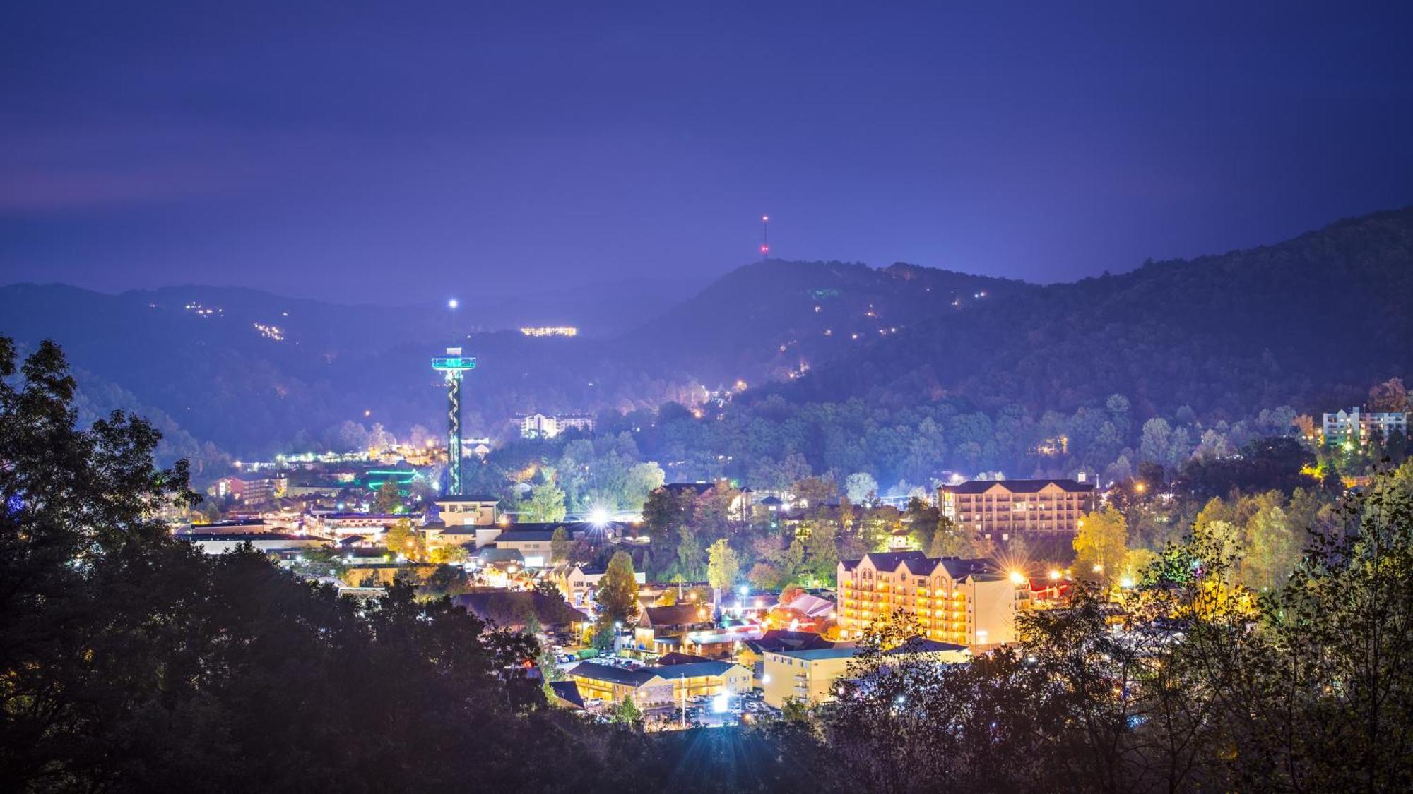 Whispering Winds, Hot Tub, Game Room, Wifi, 1089 Free Tickets Each Paid Day, Dollywood And More Gatlinburg Εξωτερικό φωτογραφία